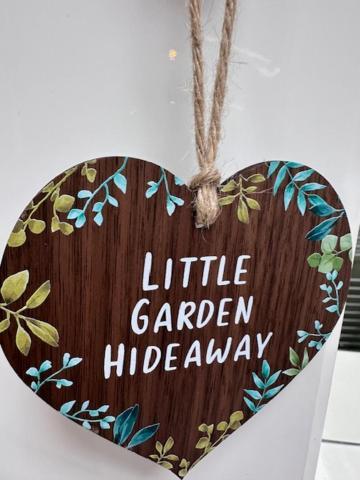 The Little Garden Hideaway With Stunning Sea Views And Garden Bed and Breakfast Holyhead Exteriör bild