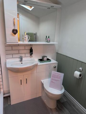 The Little Garden Hideaway With Stunning Sea Views And Garden Bed and Breakfast Holyhead Exteriör bild